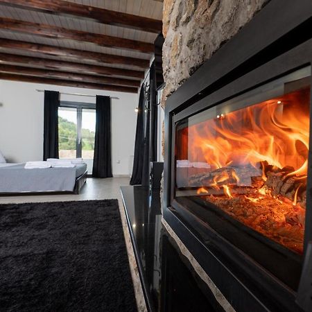 Villa Athos Гувия Екстериор снимка