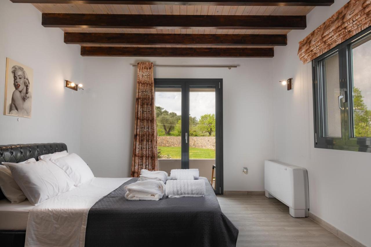 Villa Athos Гувия Екстериор снимка