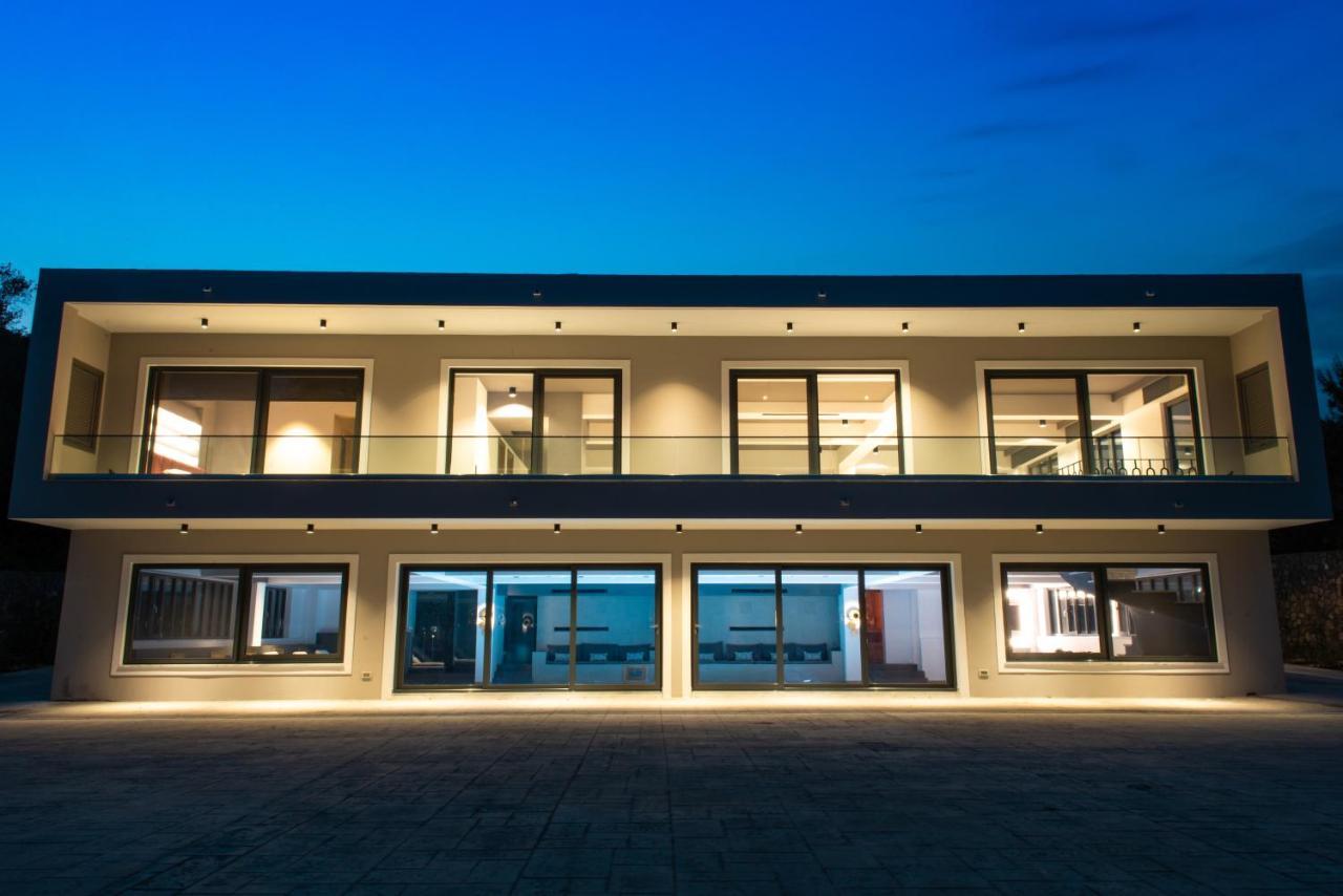 Villa Athos Гувия Екстериор снимка