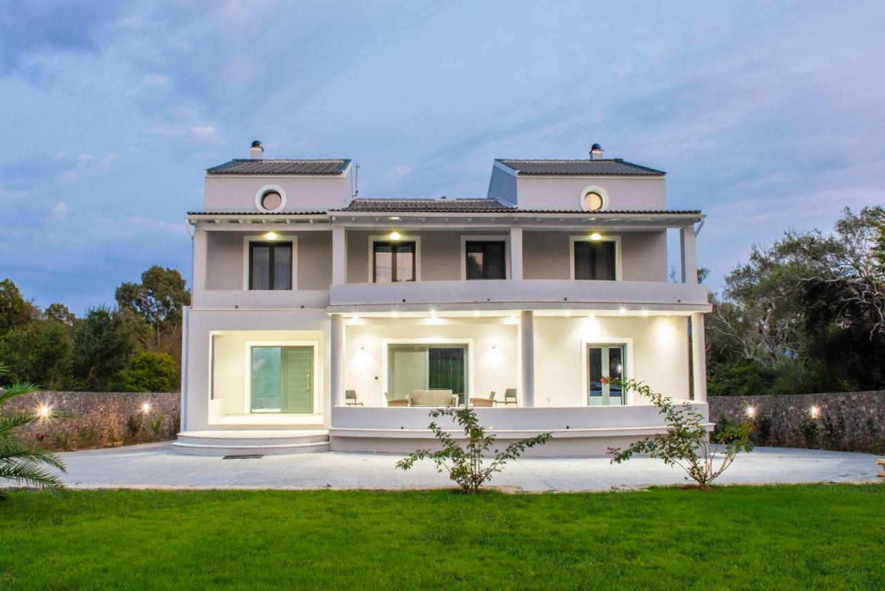 Villa Athos Гувия Екстериор снимка