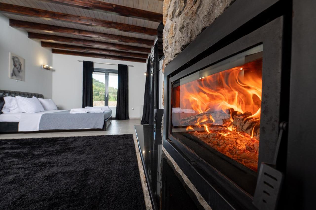 Villa Athos Гувия Екстериор снимка