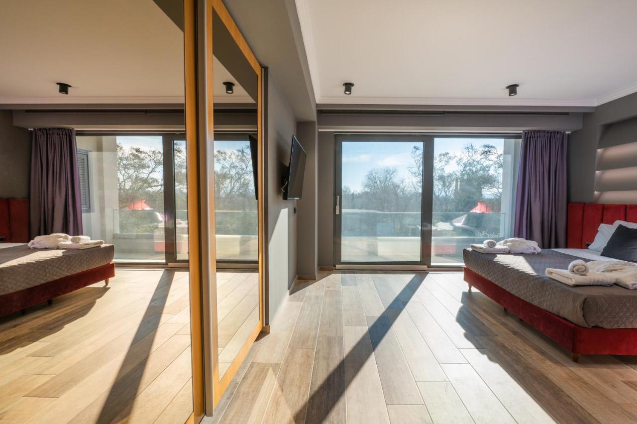 Villa Athos Гувия Екстериор снимка